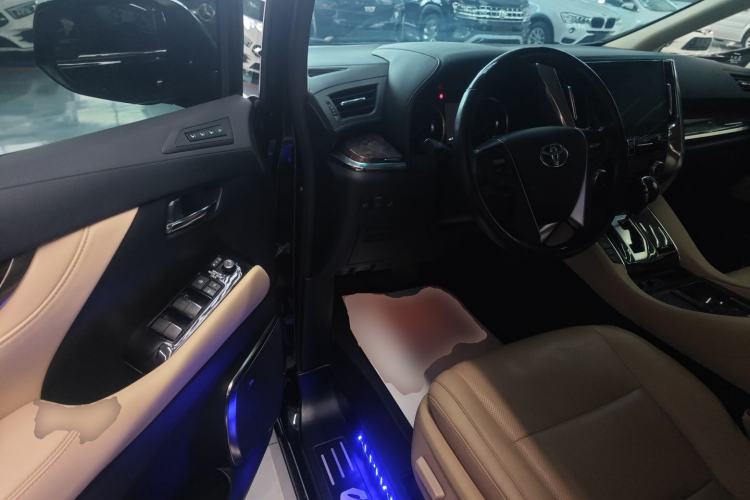 Used Toyota Alphard 2021 Dual-Engine 2.5L Luxury Edition Driver Seat