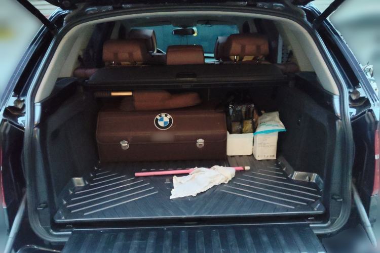 Used BMW X5 2013 xDrive35i Leading Model Trunk