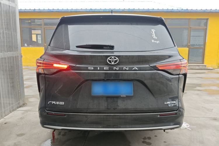 Used Toyota Sienna 2024 2.5L Hybrid Luxury Edition