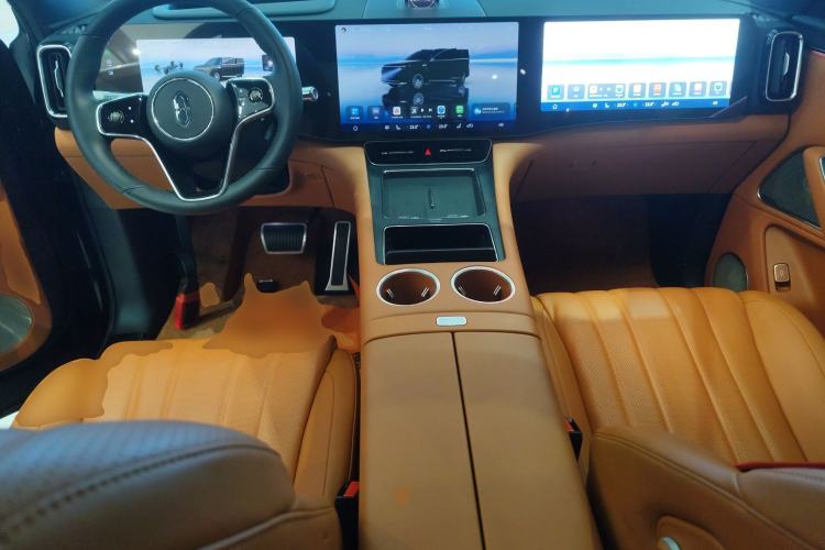 Used Hima AITO M8 2025 Extended-Range Max+ Version 53.4 kWh 6-Seater Edition
