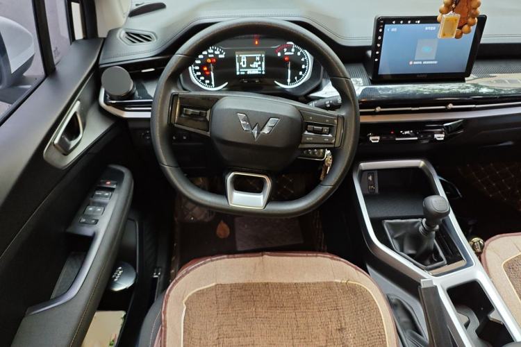 Used Wuling Jiachen 2022 1.5L Manual Enjoyment Elite Model