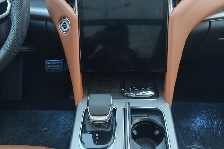 Used Hongqi HS7 PHEV 2025 Model 2.0T PHEV Four-Wheel Drive 2 Million Units Commemorative Edition 6-Seater