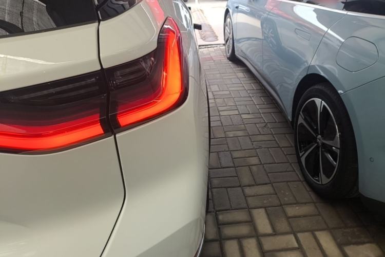 Used Nio ES8 2020 580 km Range Signature Edition Six-Seater Version
