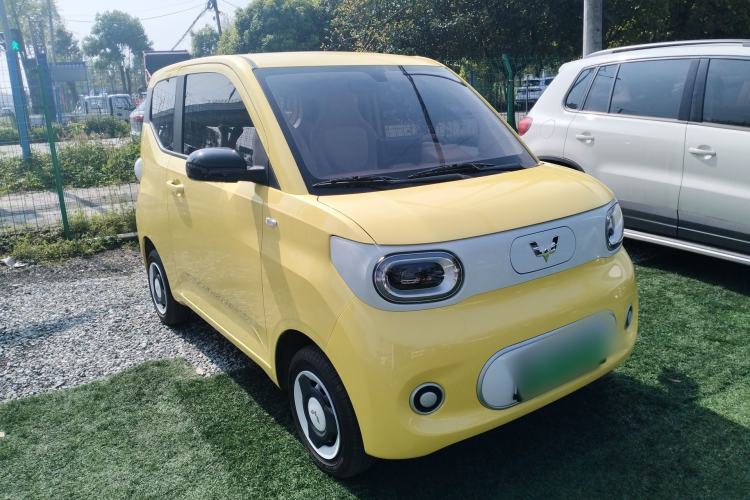 Used Wuling Hongguang MINIEV 2024 3rd Generation 215km Youth Edition Front Right 45 Deg