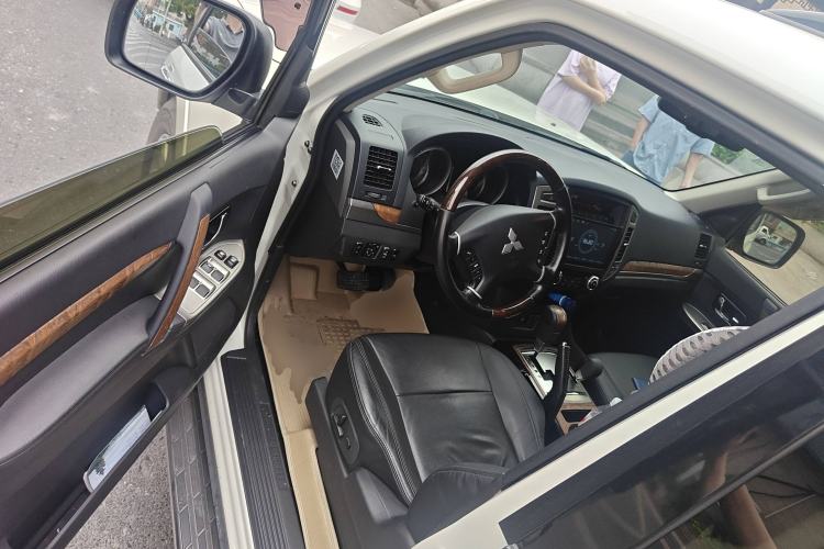 Used Mitsubishi Pajero 2018 3.0L Automatic Prestige Edition
