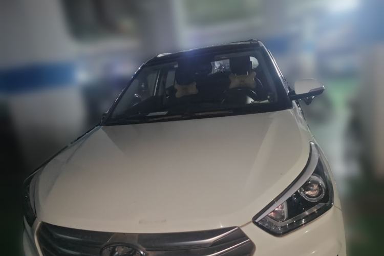 Used Hyundai ix25 2015 1.6L Automatic Two-Wheel-Drive Deluxe DLX Model