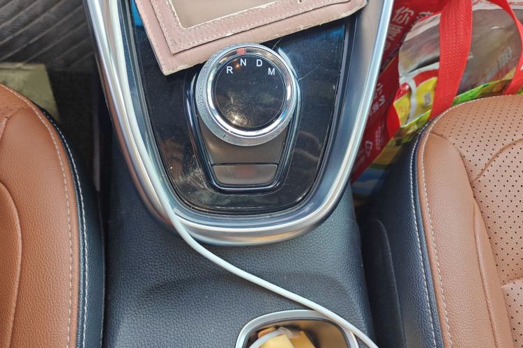 Used Baojun 510 2017 1.5L Automatic Luxury Model Gear Lever