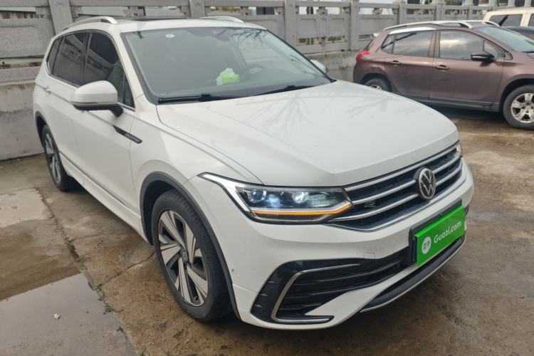 Used Volkswagen Tiguan L 2023 Restyled 330TSI Automatic Two-Wheel Drive R-Line Enhanced Comfort Version Front Right 45 Deg