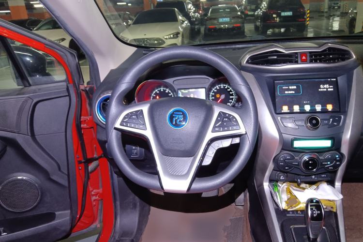 Used BYD Yuan New Energy 2018 EV360 Smart Connected Cool Model