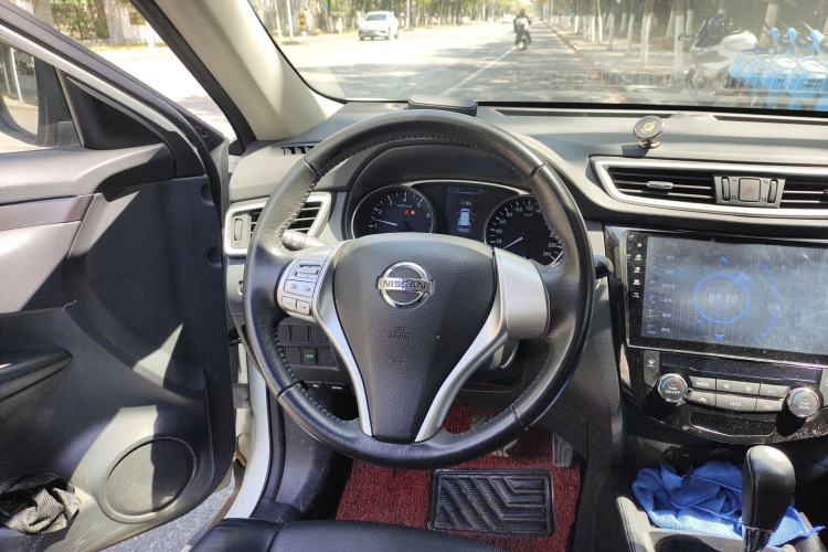 Used Nissan X-Trail 2014 2.0L CVT Comfort Edition 2WD Steering Wheel