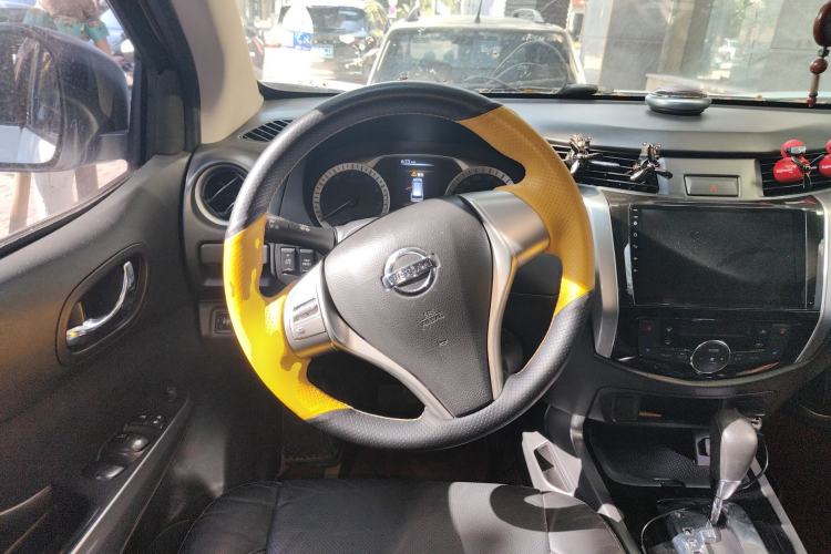 Used Nissan Terra 2018 2.5L Automatic 2WD Luxury Edition Steering Wheel
