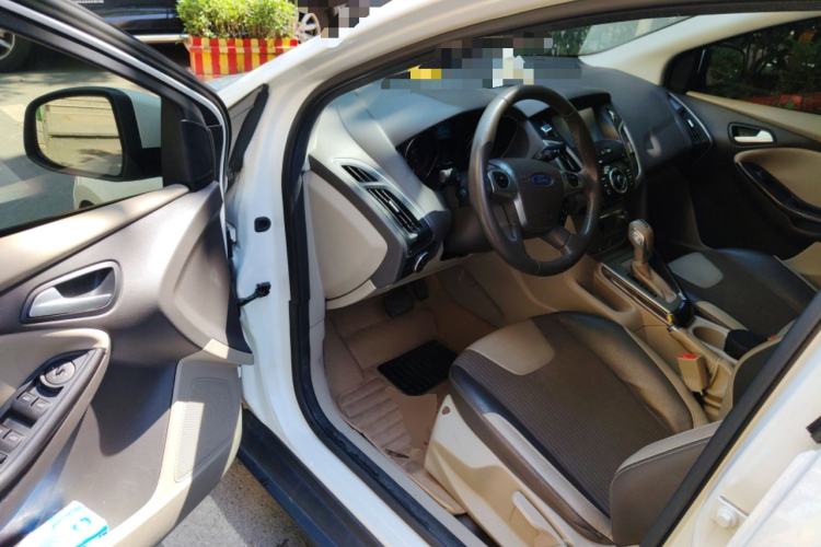 Used Ford Focus 2012 Sedan 1.6L Automatic Fashion Edition