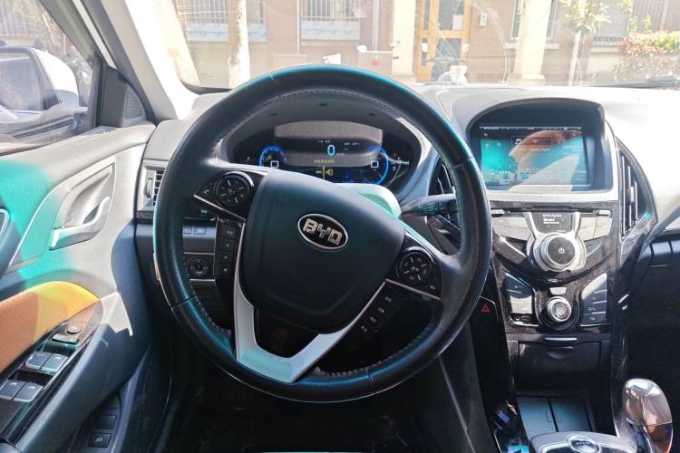Used BYD Qin New Energy 2015 1.5T Dual-Crown Flagship Plus Edition Steering Wheel