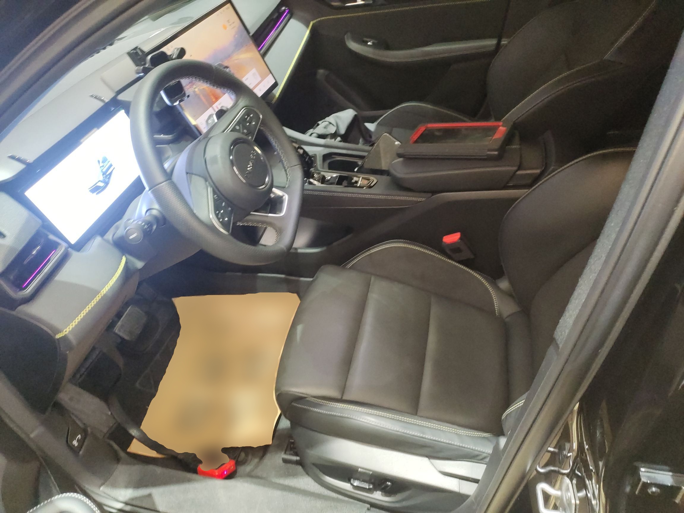 المقاعد الأمامية داخل السيارة