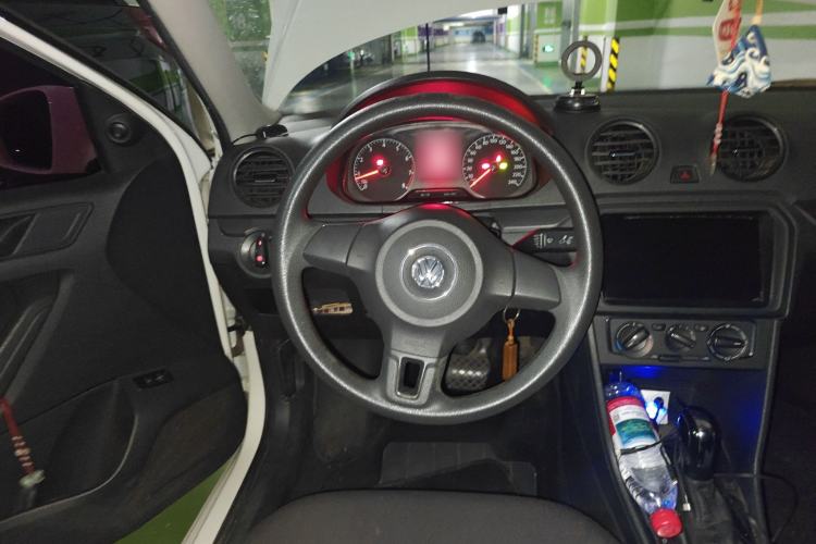 Used Volkswagen Jetta 2015 1.6L Automatic Fashion Model Steering Wheel