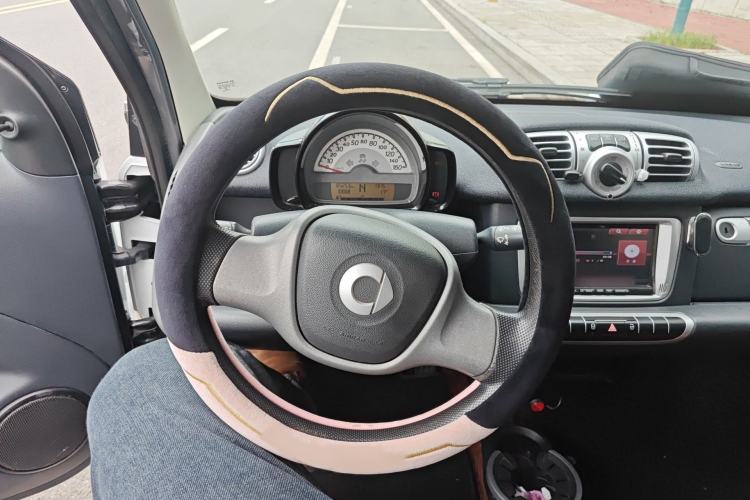 Used smart fortwo 2014 1.0 MHD Hardtop New Year Special Edition Steering Wheel