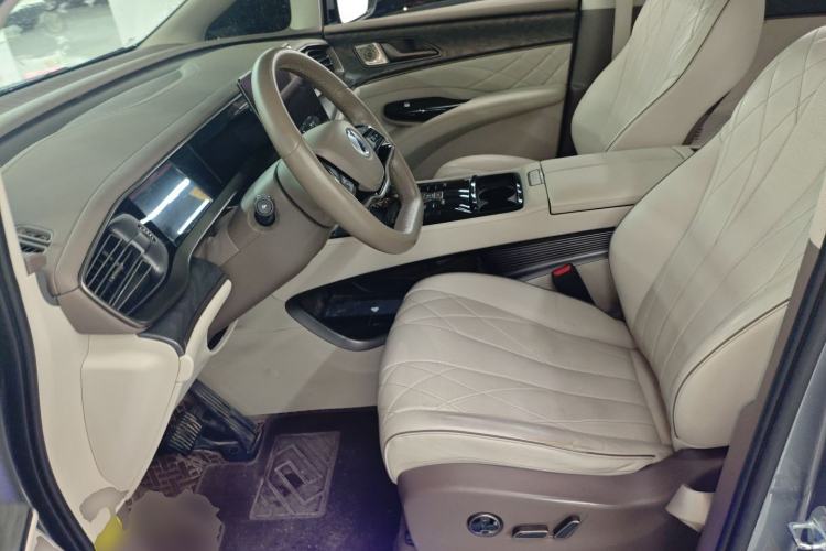 Used Denza D9 2022 DM-i 1040 Prestige Model