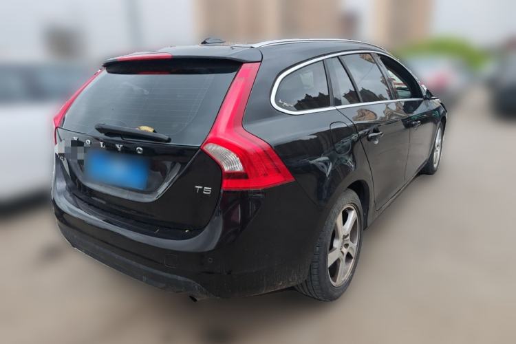 Used Volvo V60 2013 T5 Zhiya Edition Rear Right 45 Deg