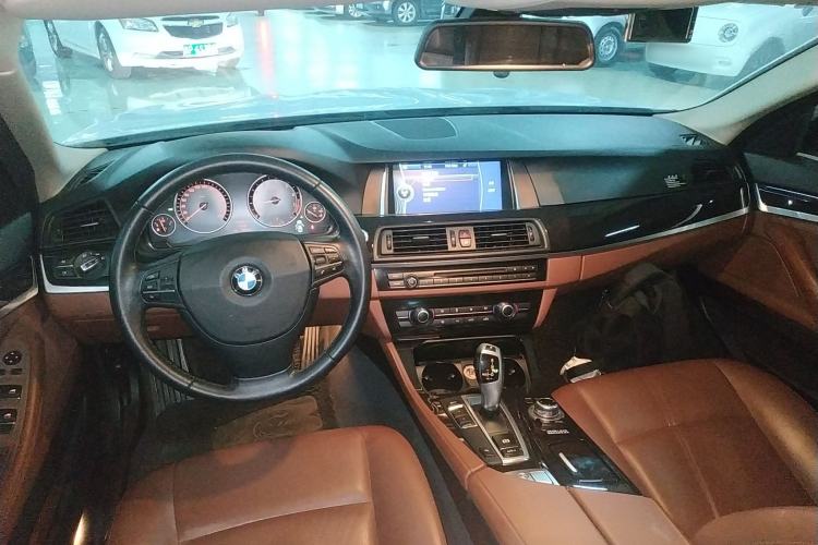 Used BMW 5 Series 2014 520Li Elegant Model
