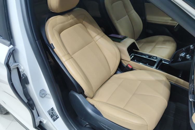 Used Lincoln Corsair 2022 2.0T Two-Wheel Drive Luxury Edition Right Front Seat