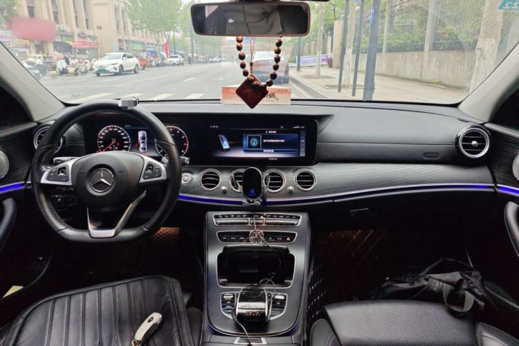 Used Mercedes-Benz E-Class 2018 Facelift E 200 L Sport Edition Center Console