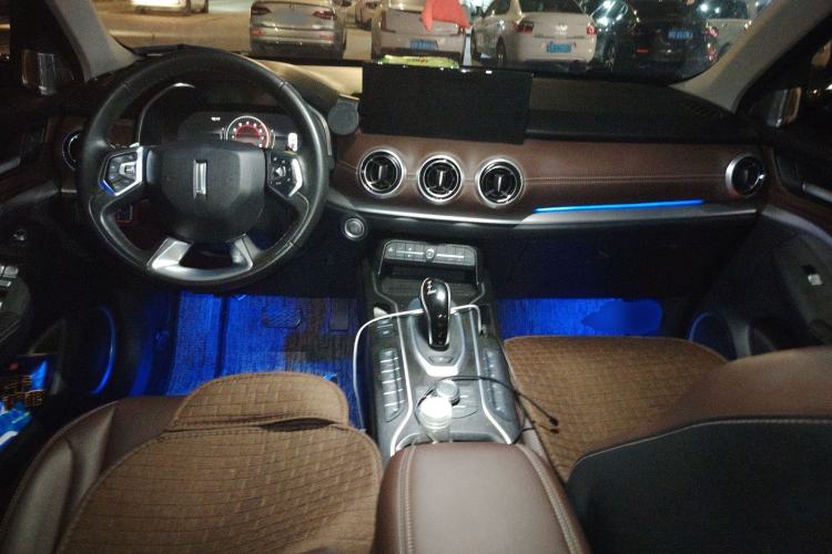 Used Wey VV6 2020 2.0T Two-Wheel Drive Smart Protection+
