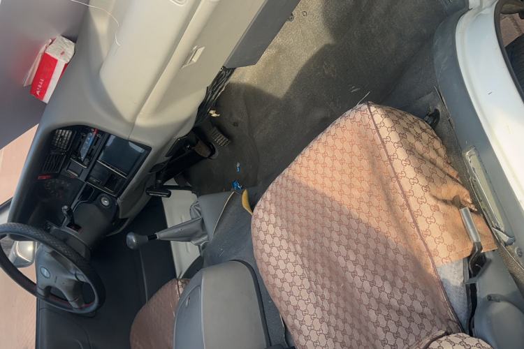 Used Jinbei Hiace 2020 2.0L Xiangyun Series Luxury Van High Roof China VI Standard Model 1TZS