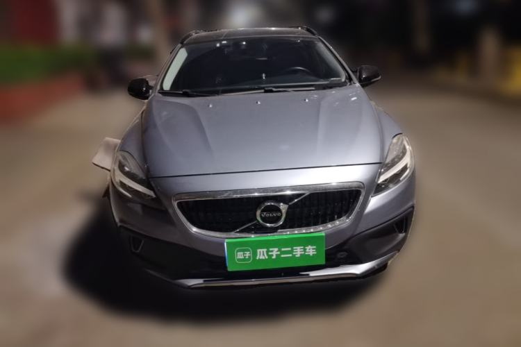 Used Volvo V40  Front