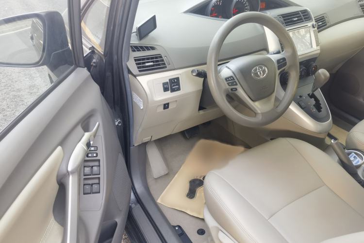 Used Toyota Verso 2014 Starlight 180E CVT Elite Edition