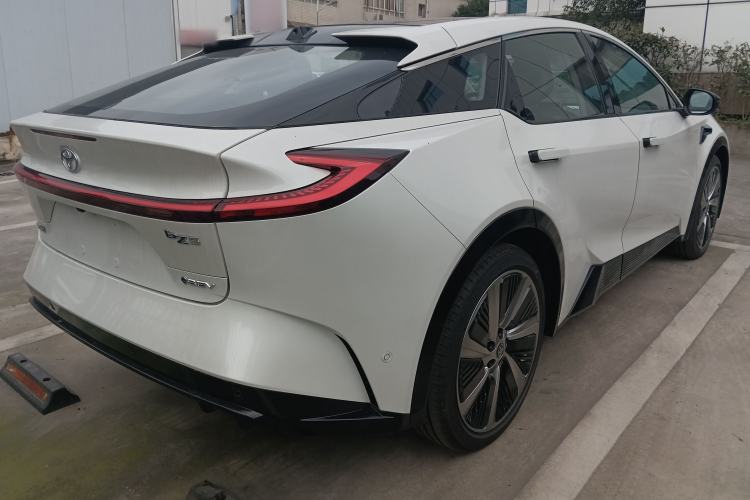 Used Toyota bZ5 2025 Model 550 PRO Smart Driving Edition
