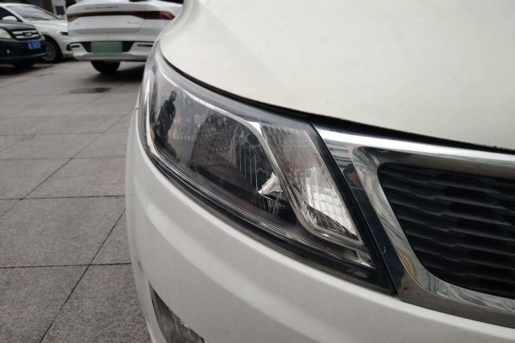 Used Kia K2 2012 Sedan 1.4L MT GLS Commemorative Edition
