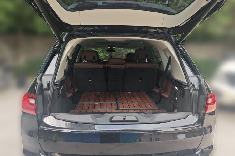 Used BMW X7 2022 xDrive40i Luxury Package with Leading Features
