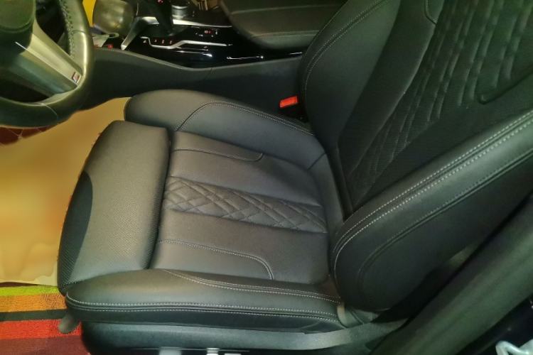 Used BMW 5 Series 2021 525i M Sport Package Interior 5