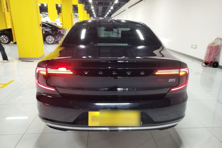 Used Volvo S90 2024 B5 Zhiyi Luxury Edition
