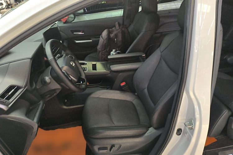 Used Toyota SIENNA 2023 2.5L Hybrid Deluxe Edition Left Front Seat
