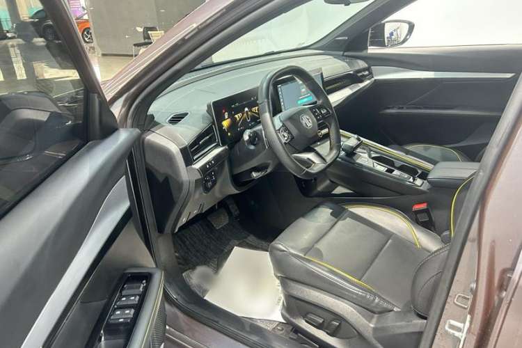 Used MG 5 Scorpio 2022 1.5T Trophy Sport Luxurious Edition
