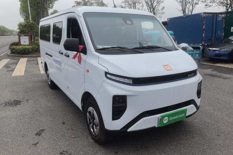 Used Farizon Xingxiang V 2024 Star Enjoy V6E Feature Edition Zhixin 46.08 kWh Front Right 45 Deg