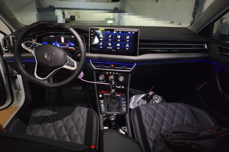 Used Volkswagen Sagitar 2025 300TSI DSG Excellence Edition Center Console