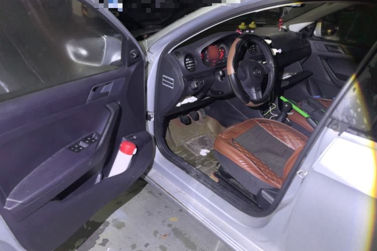 Used Volkswagen Jetta 2015 1.6L Manual Fashion Edition Driver Seat