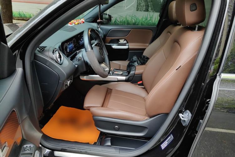 Used Mercedes-Benz GLB 2025 GLB 220 Sport Edition Left Front Seat