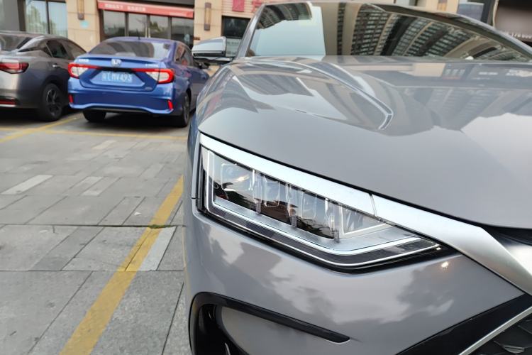 Used BYD Han 2024 DM-i Glory Edition 121KM Prestige Model Right Front Headlight