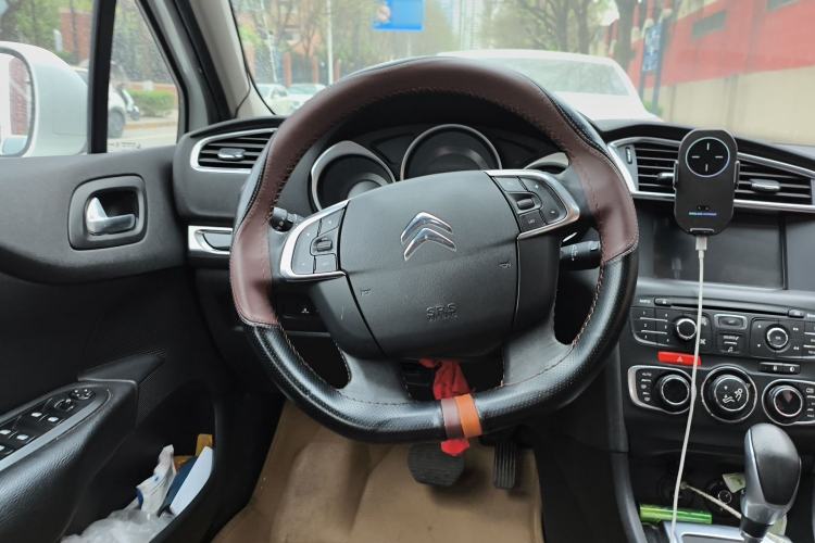 Used Citroen C4L 2013 1.8L Automatic Jingzhi Edition Steering Wheel
