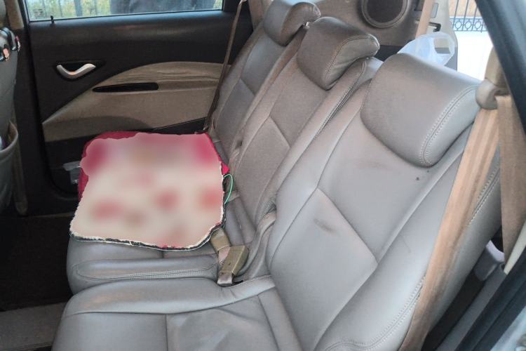 Used JAC Group Refine M2 2012 1.8L MT Business & Comfort Version 7 Seats
