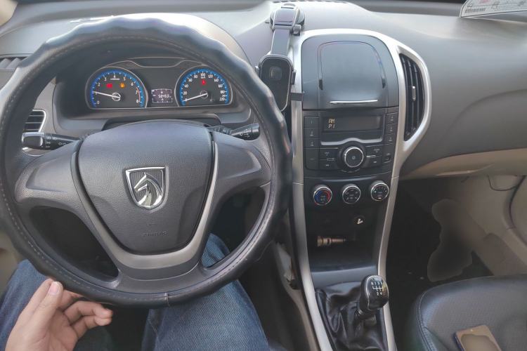 Used Baojun 610 2014 1.5L manual standard version