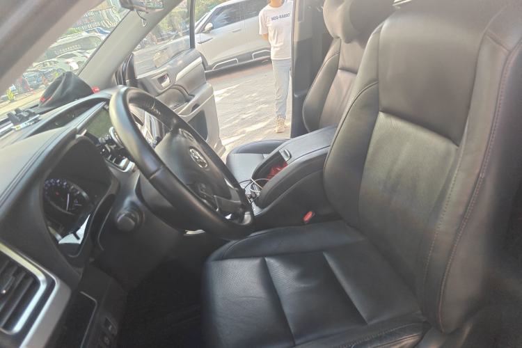 Used Toyota Highlander 2018 2.0T Four-Wheel Drive Luxury Version 7 Seats China VI Standard
