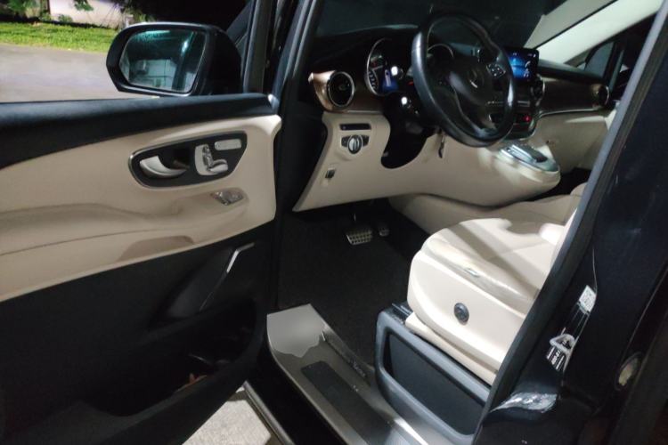 Used Mercedes-Benz V-Class 2022 V 260 Prestige Edition Driver Seat