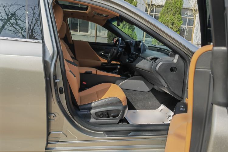 Used Lexus ES 2021 200 Excellence Edition
