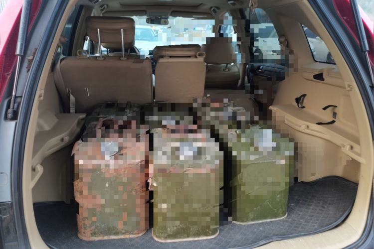 Used Honda CR-V 2007 2.4L automatic four-wheel drive luxury edition Trunk