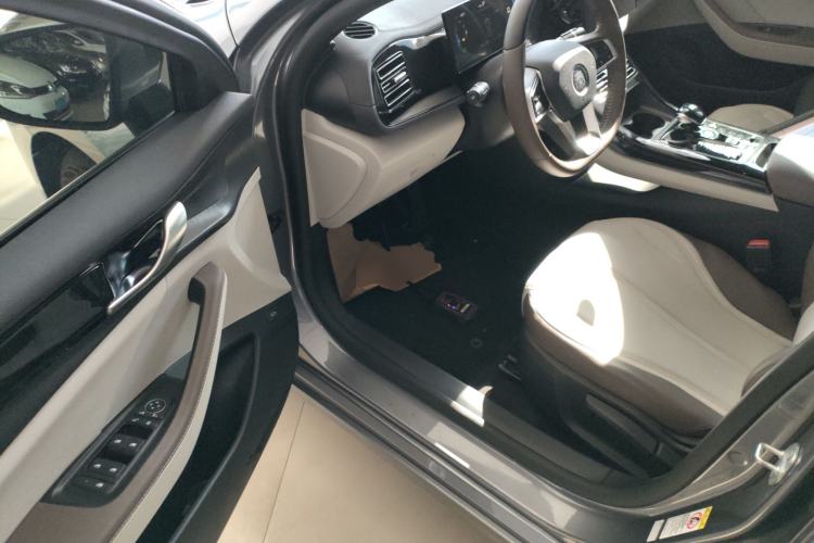 Used BYD Qin PLUS 2024 HONOR Edition DM-i 55KM Leading Model
