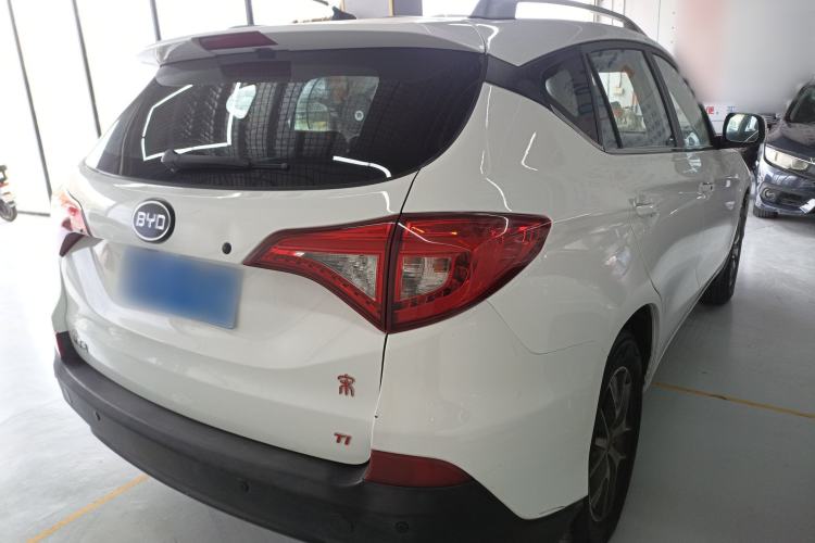 Used BYD Song 2016 GaiShi Edition 1.5TI Manual Elite Model

